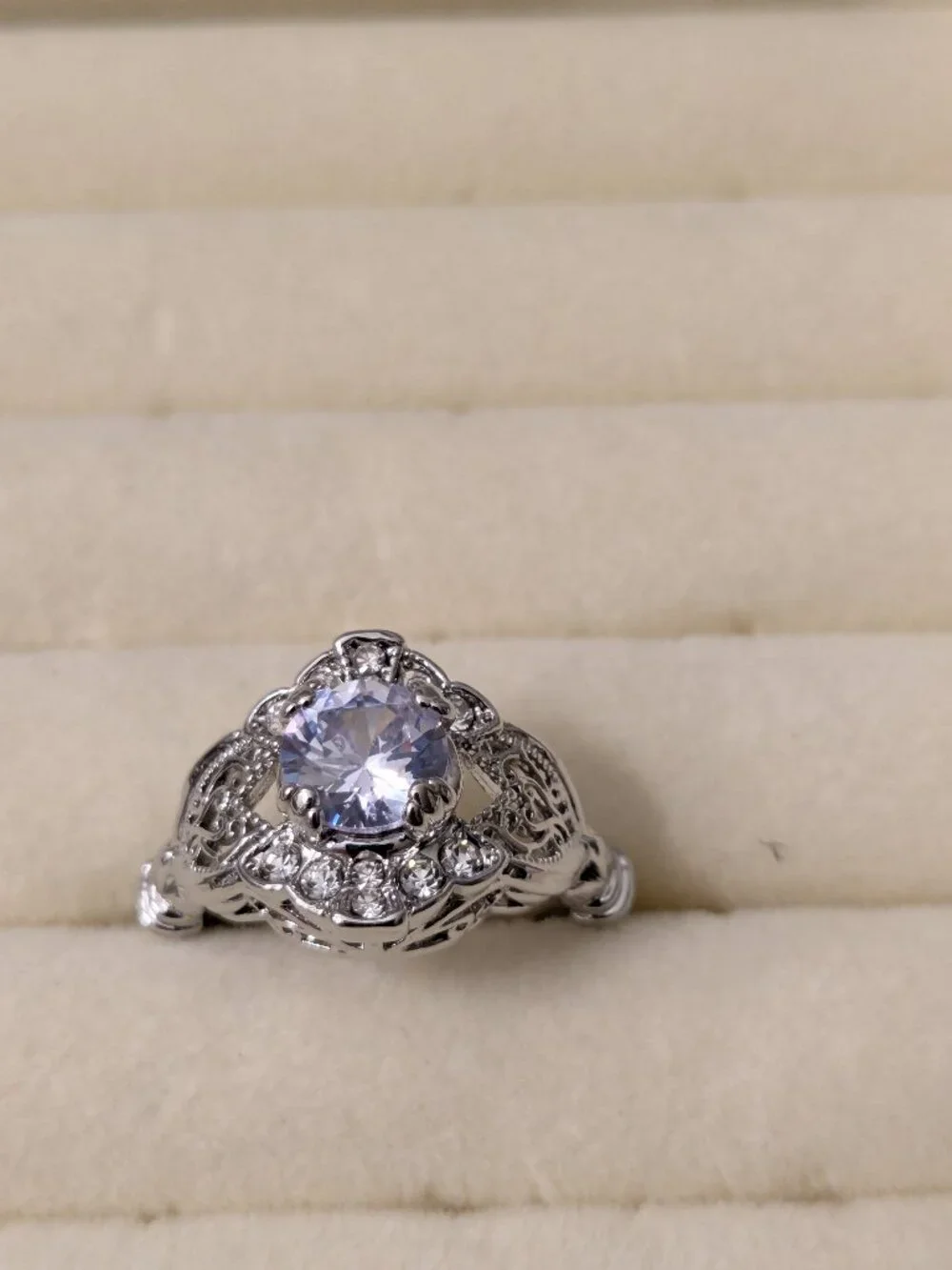 New!  Size 10 1/2  Sparkly Faux Diamond with Filagree